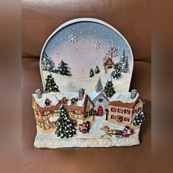 Christmas Town Tea Light Candle Holder Winter Scene - Picture 5 of 5